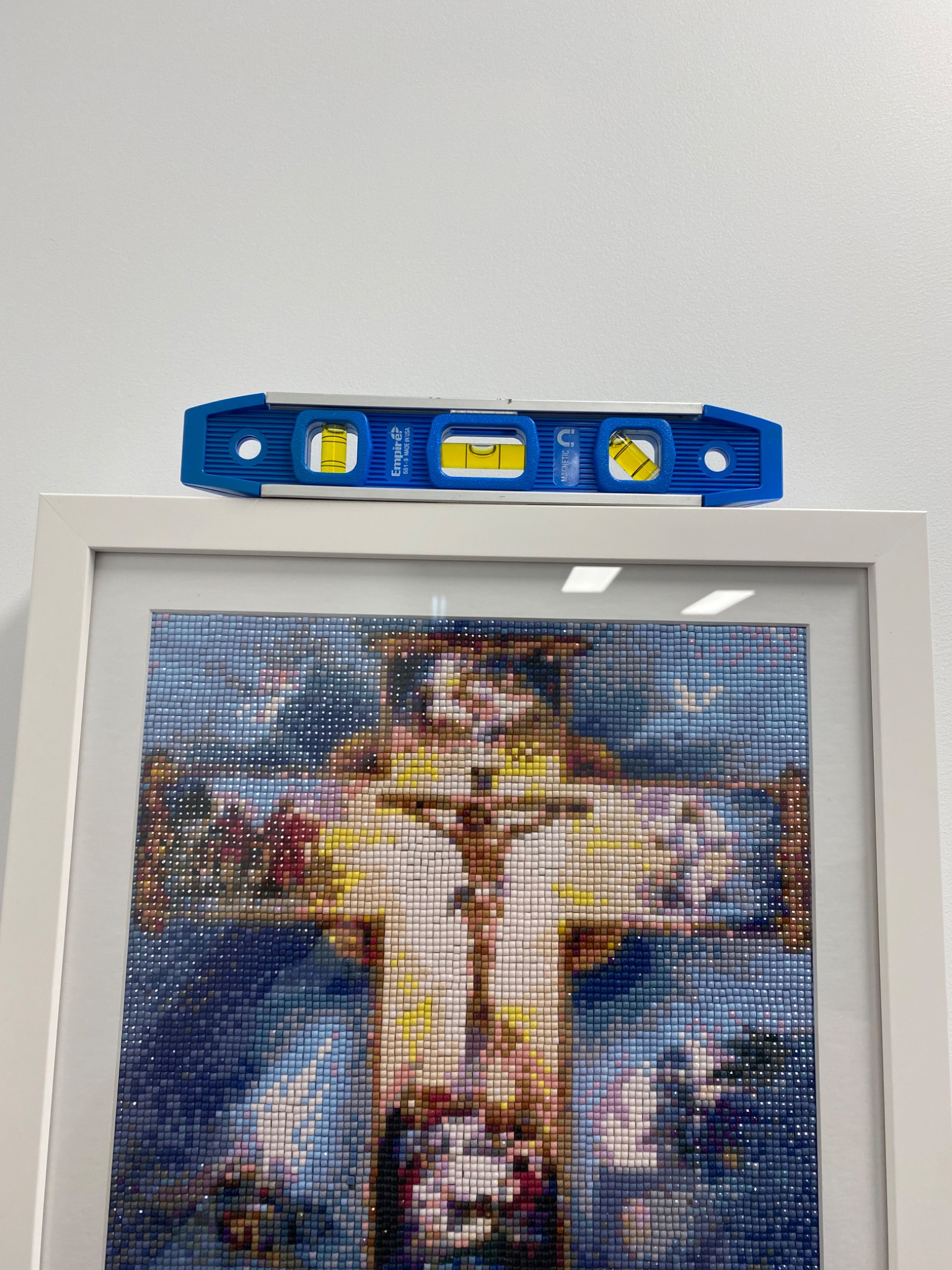 Picture hanging alignment